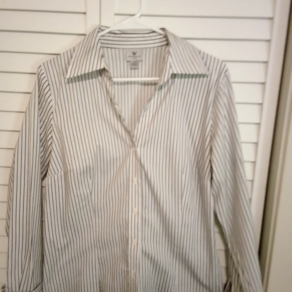 Ladies Worthington black/white striped blouse